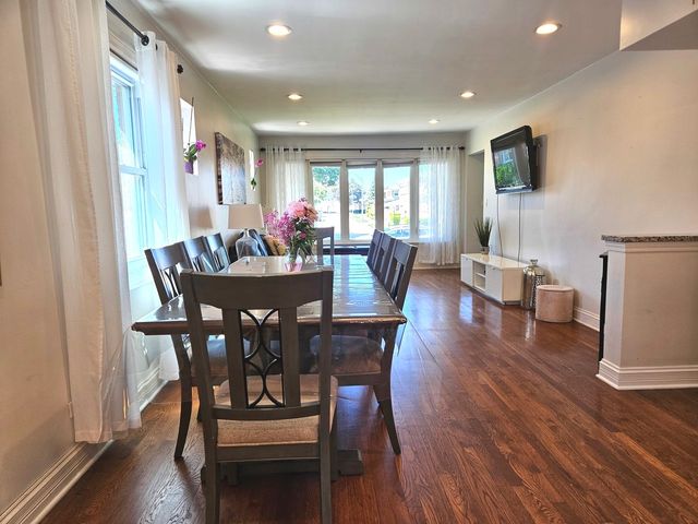 7119 W Sunnyside Avenue, Norridge, IL 60706