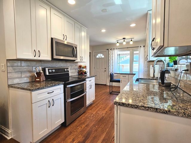 7119 W Sunnyside Avenue, Norridge, IL 60706
