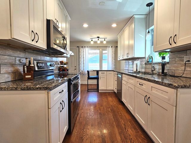 7119 W Sunnyside Avenue, Norridge, IL 60706