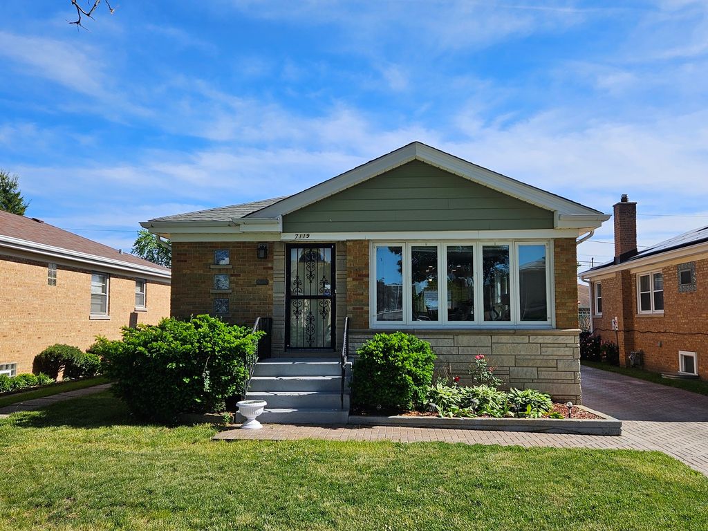 7119 W Sunnyside Avenue, Norridge, IL 60706