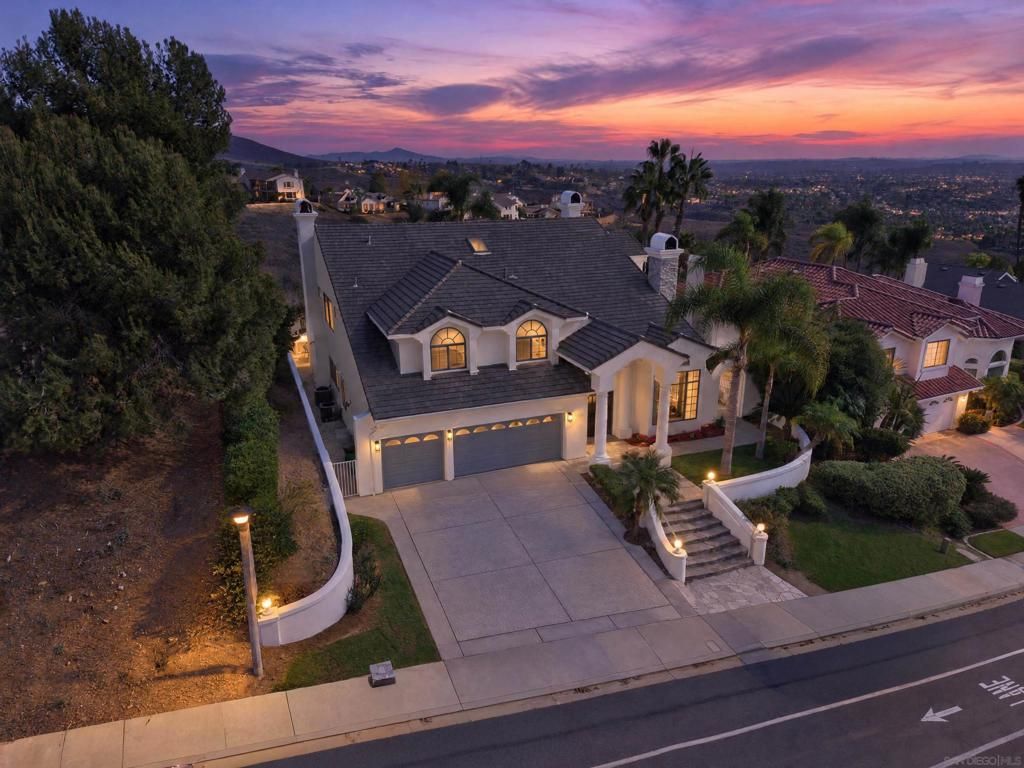 7026 El Fuerte, Carlsbad, CA 92009 — exterior