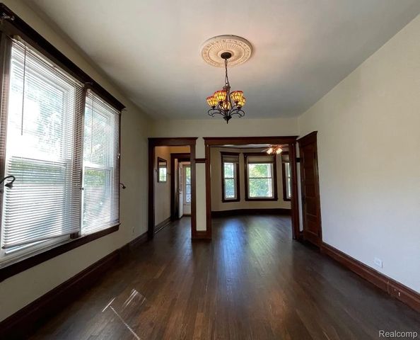 2698 15th Street, Detroit, MI 48216