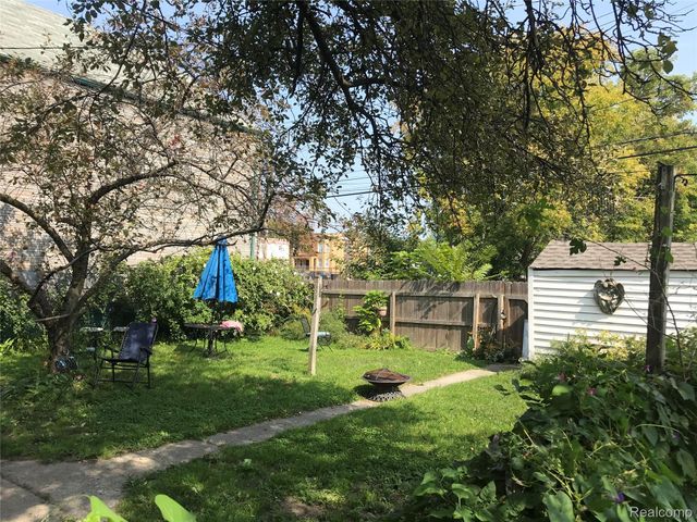 2698 15th Street, Detroit, MI 48216