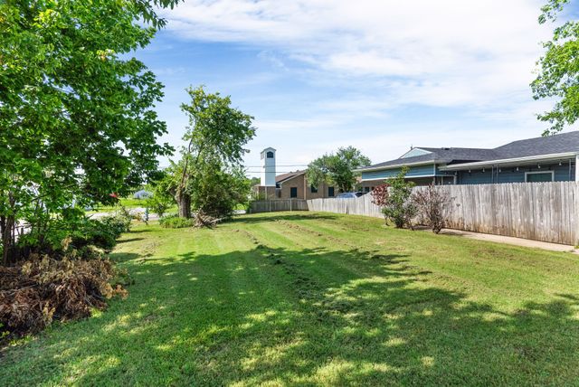 2512 Rainey Street, Greenville, TX 75401