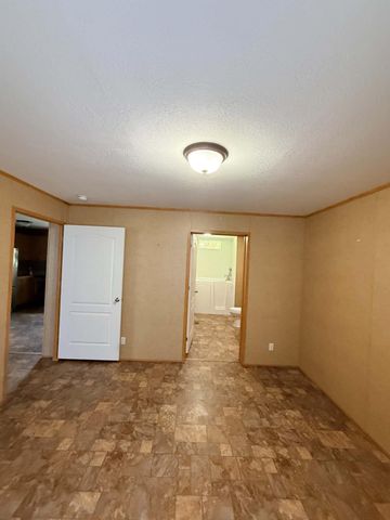 190 Co Rd 909, Etowah, TN 37331