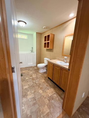 190 Co Rd 909, Etowah, TN 37331
