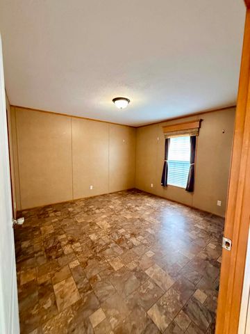 190 Co Rd 909, Etowah, TN 37331