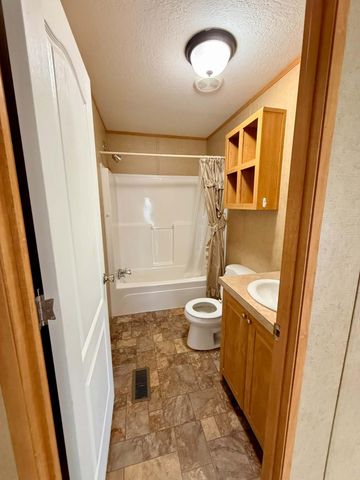 190 Co Rd 909, Etowah, TN 37331