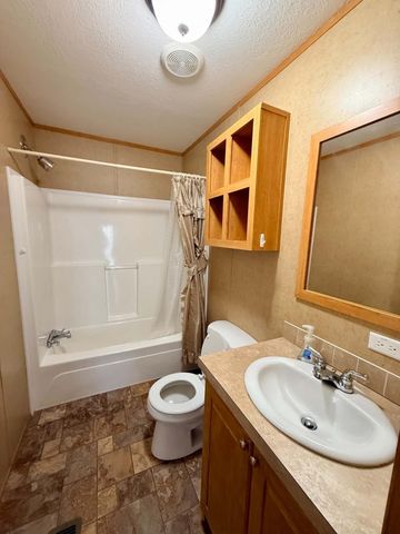190 Co Rd 909, Etowah, TN 37331