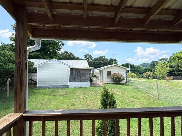 190 Co Rd 909, Etowah, TN 37331