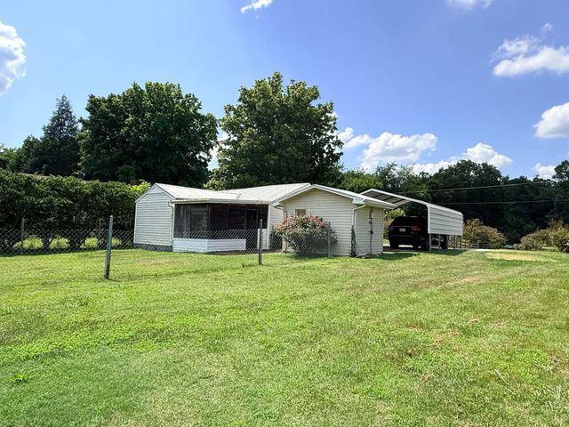 190 Co Rd 909, Etowah, TN 37331
