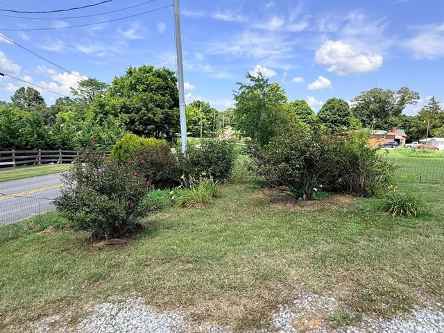 190 Co Rd 909, Etowah, TN 37331