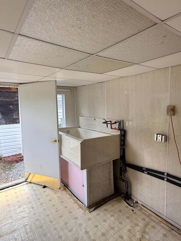 190 Co Rd 909, Etowah, TN 37331