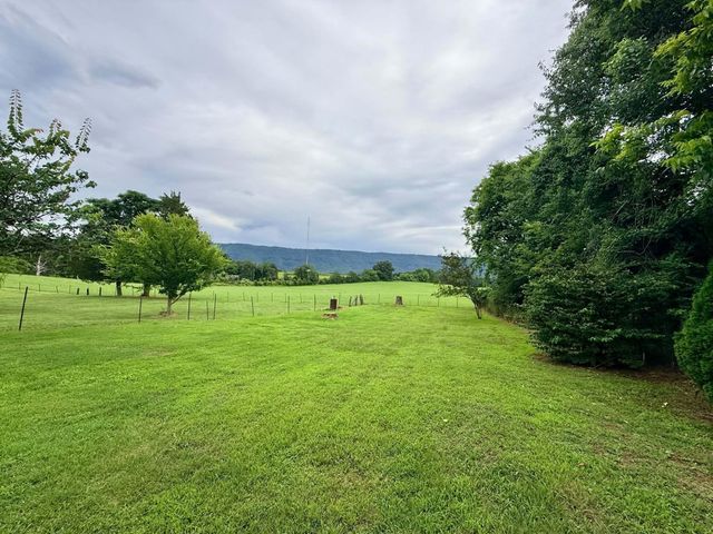190 Co Rd 909, Etowah, TN 37331