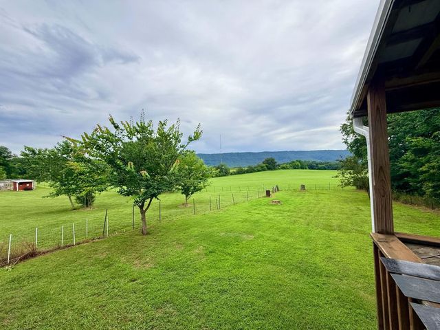 190 Co Rd 909, Etowah, TN 37331