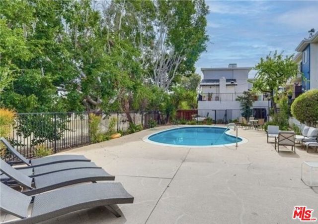 5252 COLDWATER CANYON Avenue 207, Van Nuys (los Angeles), CA 91401