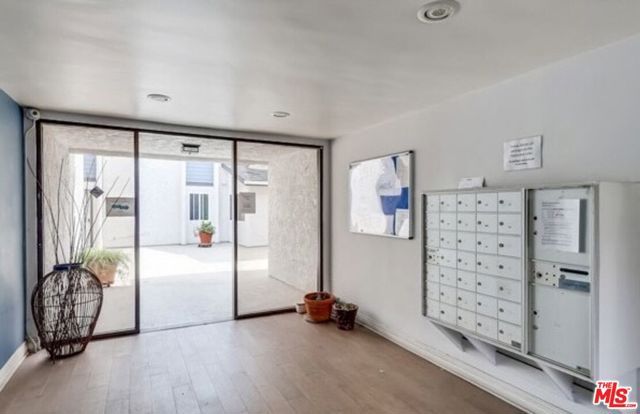 5252 COLDWATER CANYON Avenue 207, Van Nuys (los Angeles), CA 91401