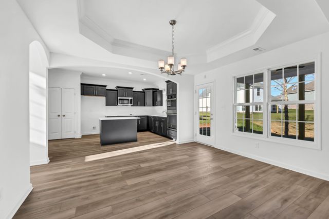 1607 Peacock Dr, Clarksville, TN 37043