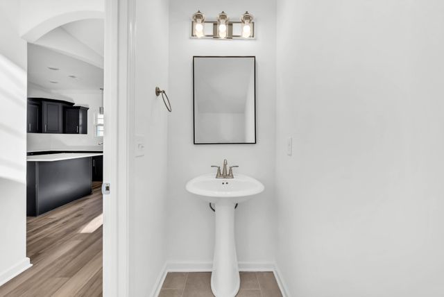 1607 Peacock Dr, Clarksville, TN 37043