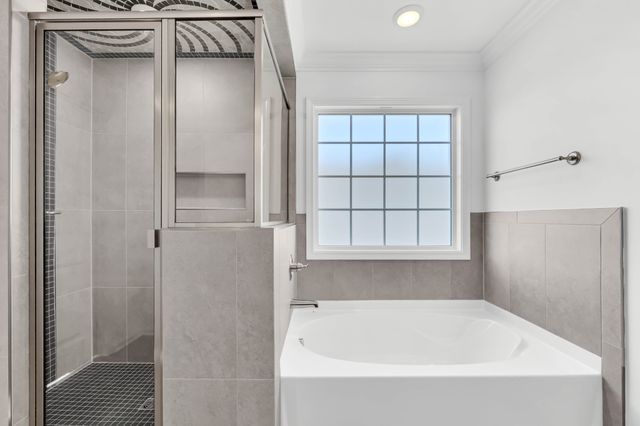 1607 Peacock Dr, Clarksville, TN 37043