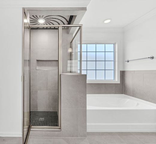 1607 Peacock Dr, Clarksville, TN 37043