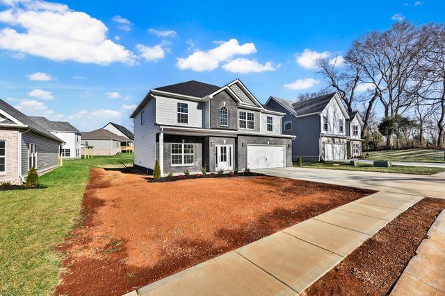 1607 Peacock Dr, Clarksville, TN 37043