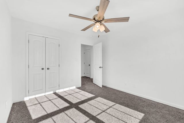 1607 Peacock Dr, Clarksville, TN 37043