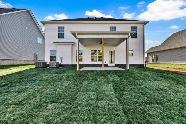 1607 Peacock Dr, Clarksville, TN 37043