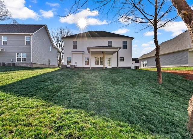 1607 Peacock Dr, Clarksville, TN 37043