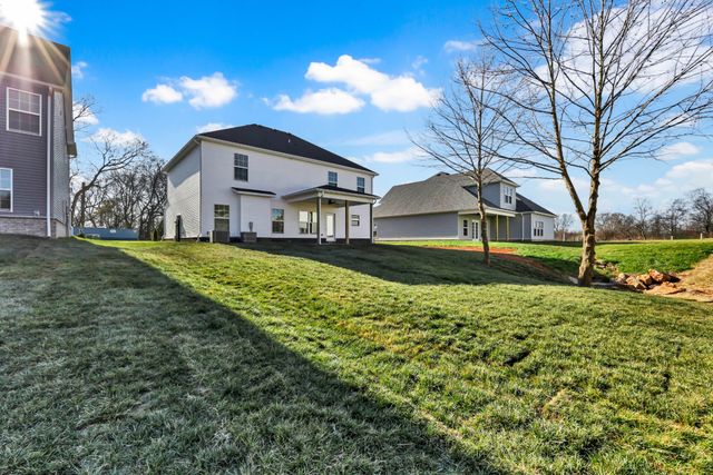 1607 Peacock Dr, Clarksville, TN 37043