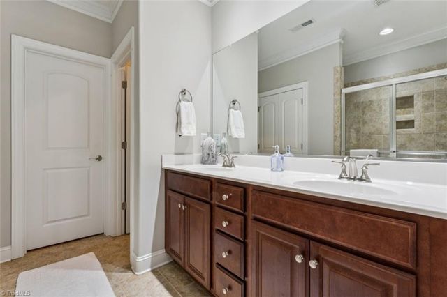 408 Zurich Court, Winston-salem, NC 27127