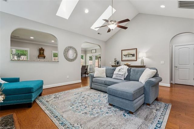 408 Zurich Court, Winston-salem, NC 27127