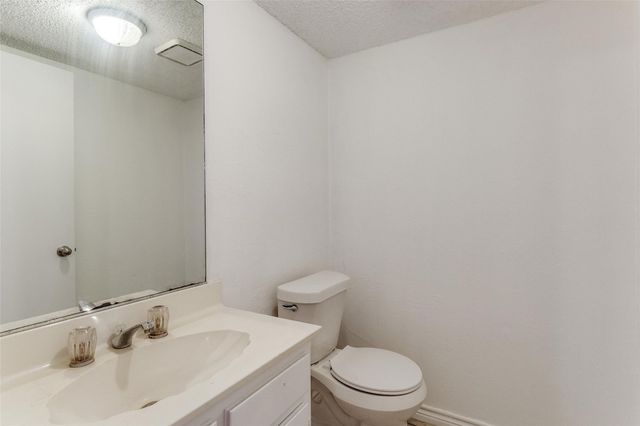 2414 Cordoba Drive, Carrollton, TX 75006