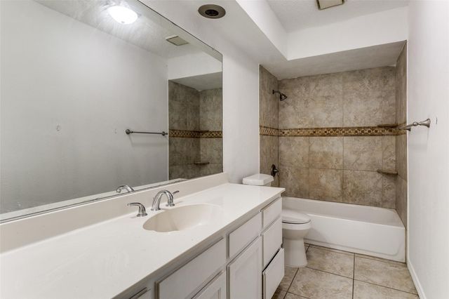 2414 Cordoba Drive, Carrollton, TX 75006