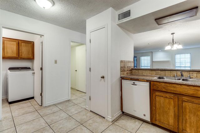 2414 Cordoba Drive, Carrollton, TX 75006