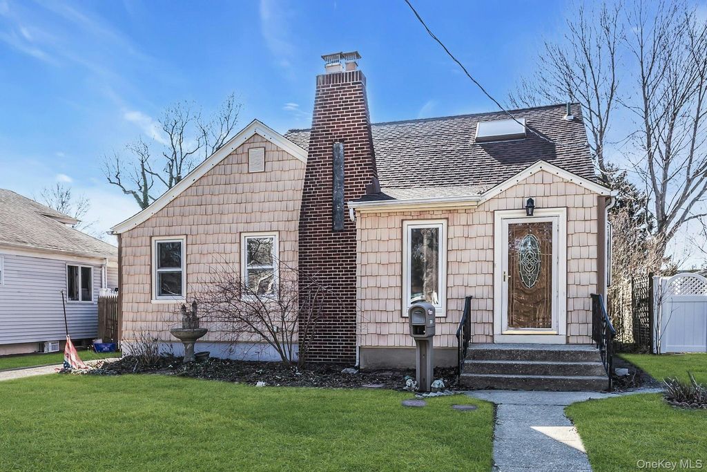 306 Park Avenue, Freeport, NY 11520