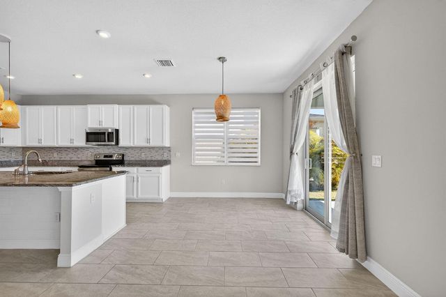 10916 SW Robbia Way, Port St. Lucie, FL 34987