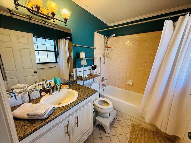 2210 NW 44TH PLACE, Gainesville, FL 32605