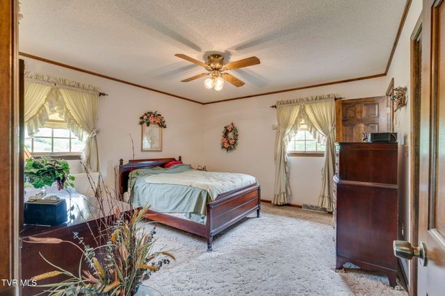 453 Twin Barns Road, Greeneville, TN 37743