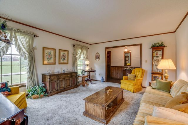 453 Twin Barns Road, Greeneville, TN 37743