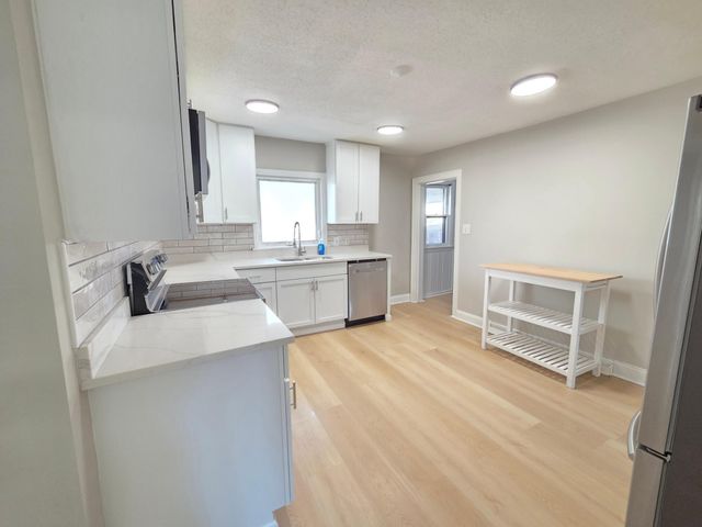 712 Maple Street W, Stillwater, MN 55082