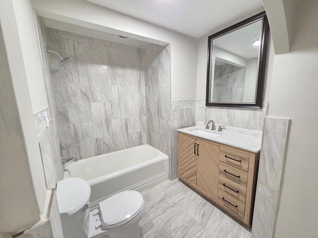 712 Maple Street W, Stillwater, MN 55082
