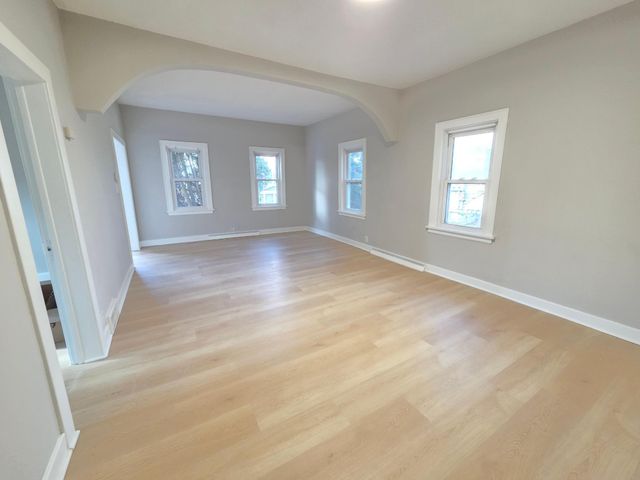 712 Maple Street W, Stillwater, MN 55082