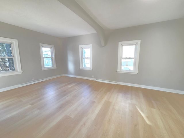 712 Maple Street W, Stillwater, MN 55082
