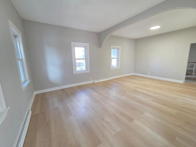 712 Maple Street W, Stillwater, MN 55082
