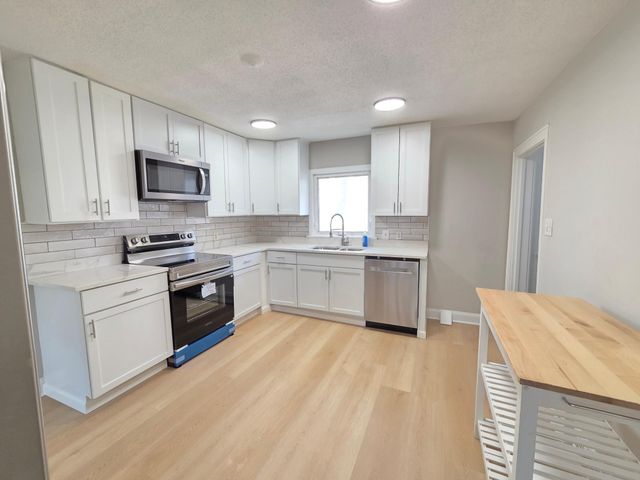 712 Maple Street W, Stillwater, MN 55082