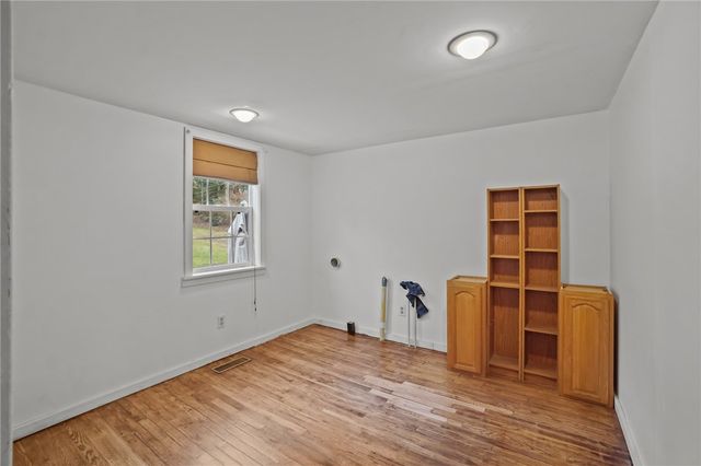 86 Laurel Lane, South Kingstown, RI 02892