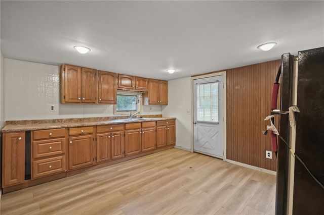 86 Laurel Lane, South Kingstown, RI 02892