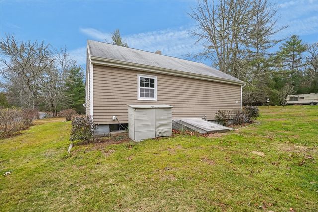86 Laurel Lane, South Kingstown, RI 02892