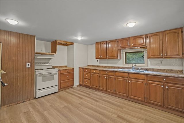 86 Laurel Lane, South Kingstown, RI 02892